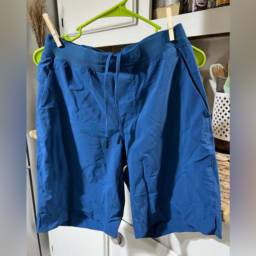 Lululemon shorts size s💙